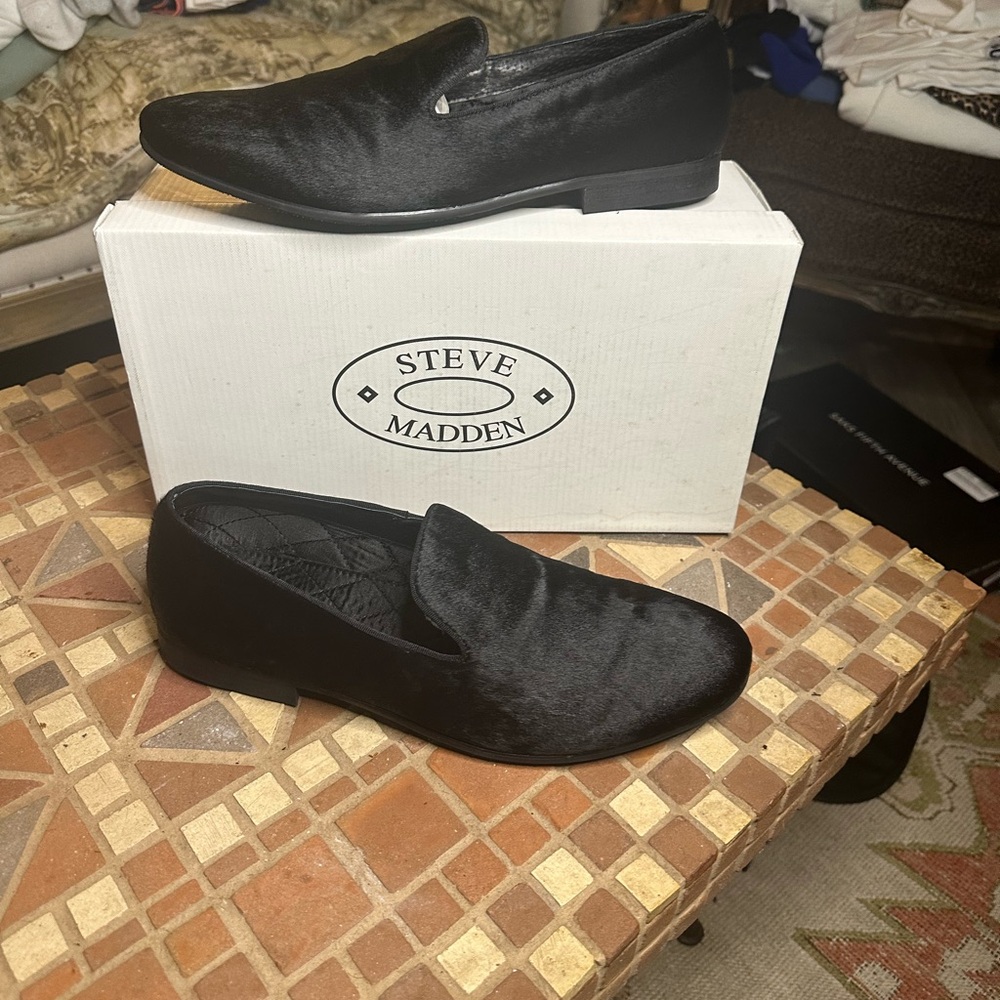 Steve Madden Black pony loafers